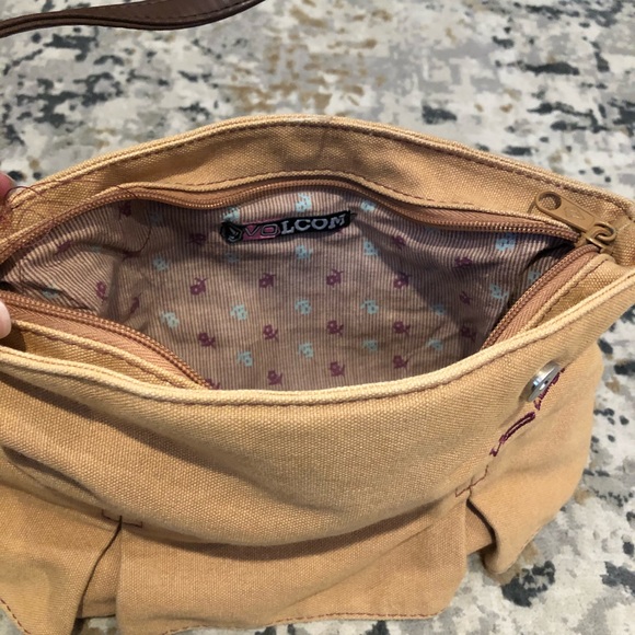 Volcom skirt style purse - Picture 4 of 4